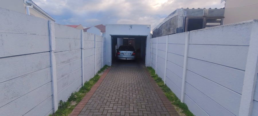 3 Bedroom Property for Sale in Rondevlei Park Western Cape